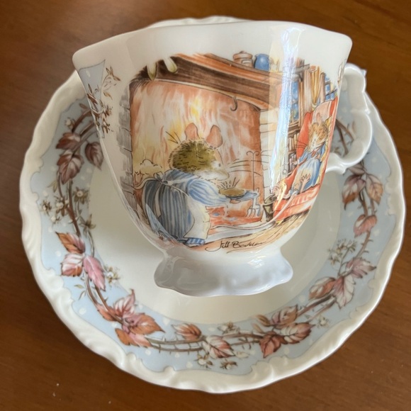 ROYAL DALTON “WINTER” CUP SAUCER THE BRAMBLY HEDGE COLLECTION MINT🐭🐁 🐾🌨️ - Picture 3 of 13